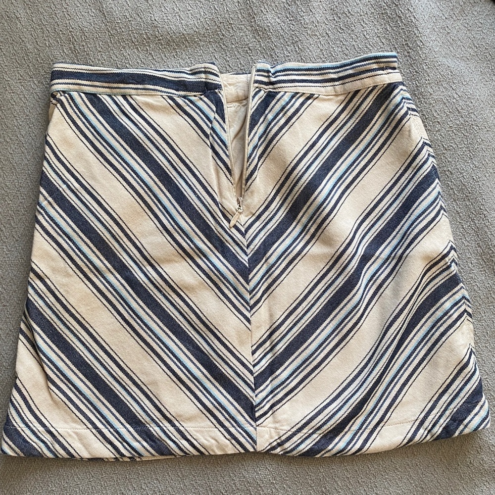 HOLLISTER Striped Cream/Blue/Navy Mini Skirt (7) - Picture 4 of 7